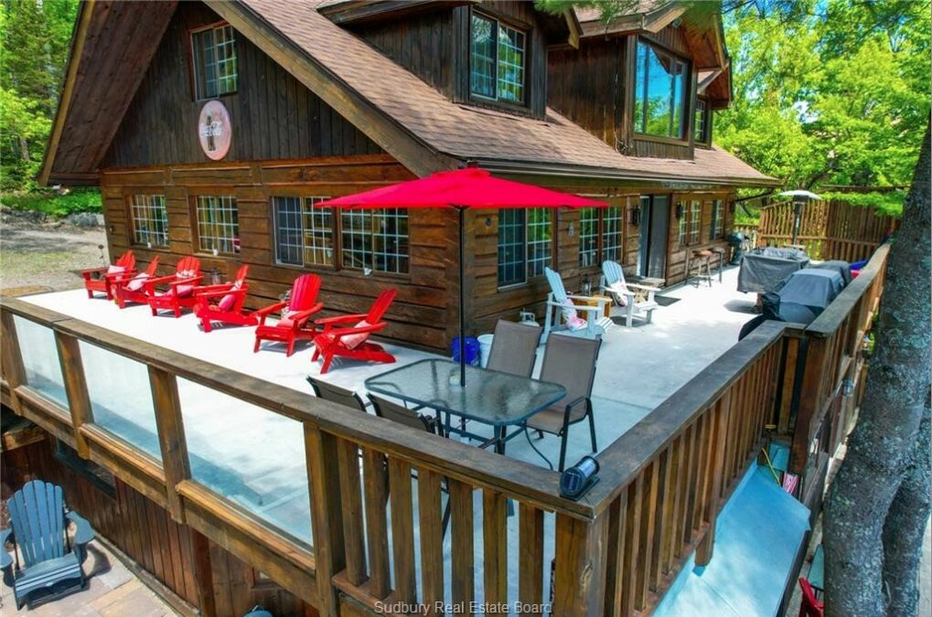 Royal LePage Blog Canadian Real Estate News Featured Listing Luxurious log cabin in Sudbury